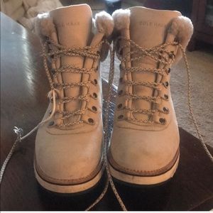 grandexpløre genuine shearling trim waterproof hiker boot